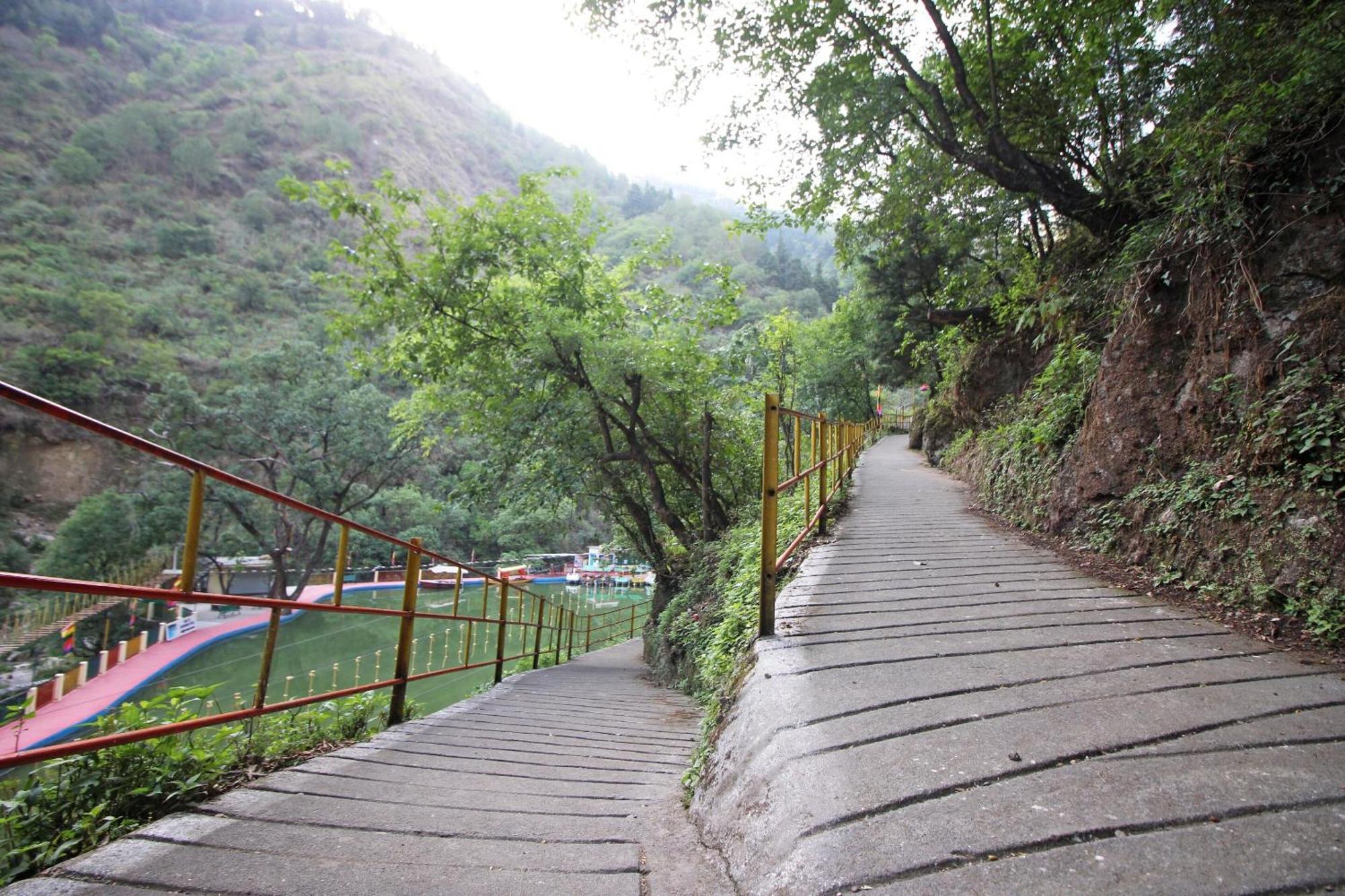 Hotel O Kempty Lake Adventure Resort Mussoorie Εξωτερικό φωτογραφία